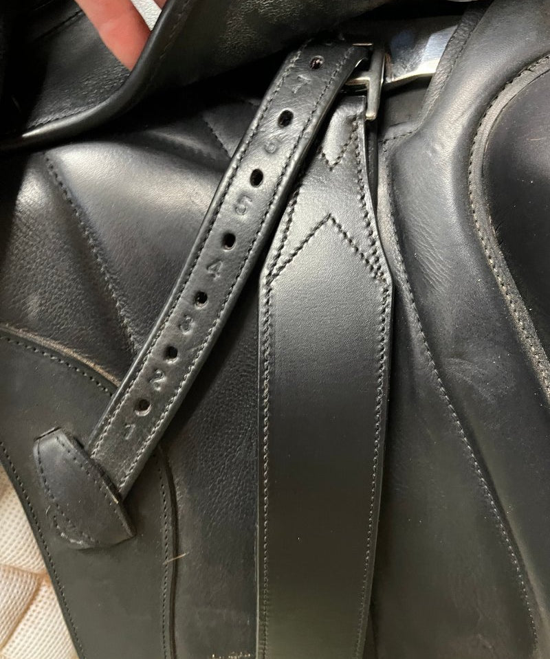 Stability_Stirrup_Leathers_with_Stirrup_Security_Hook_2a.jpg